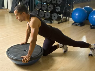 Man using a BOSU