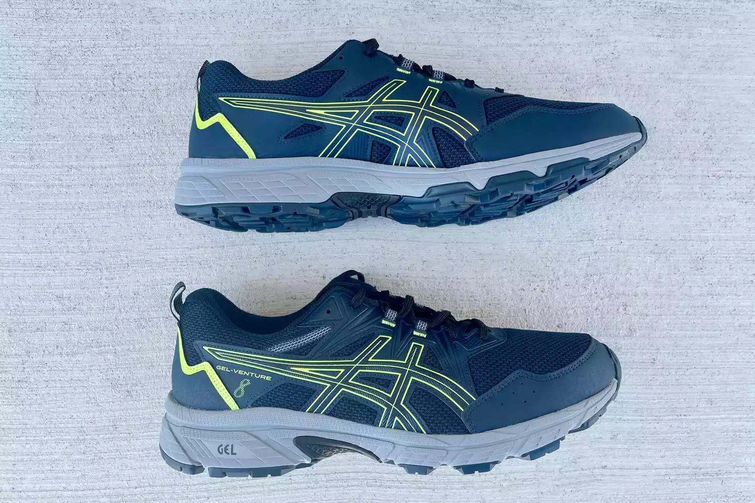 Asics Gel-venture 8 Women's Running Shoes on gray surface